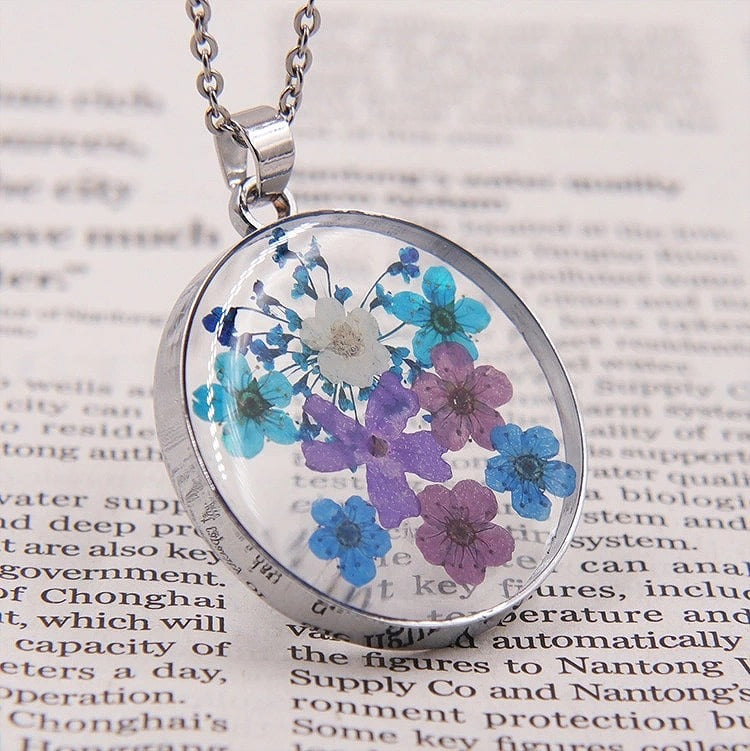 本物のお花 ドライスプレーフラワーアンティーク調ペンダント ネックレスハーバリウム(植物標本) ネックレス花 プリザーブドフラワー ペンダント 押し花 ボタニカル ボタニカ ドライフラワー 誕生日 プレゼント ギフト 人気