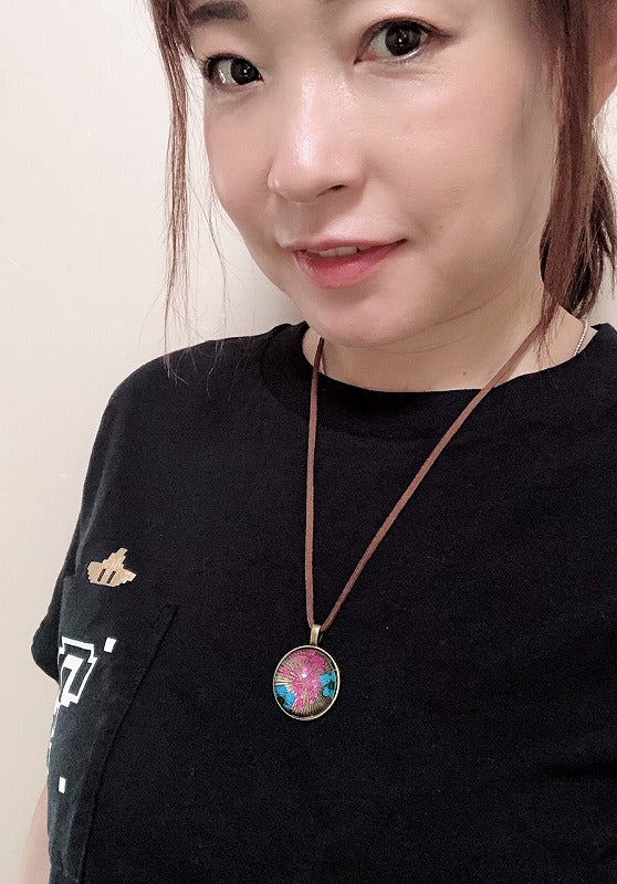 本物のお花 ドライスプレーフラワーアンティーク調ペンダント ネックレスハーバリウム(植物標本) ネックレス花 プリザーブドフラワー ペンダント 押し花 ボタニカル ボタニカ ドライフラワー 誕生日 プレゼント ギフト 人気